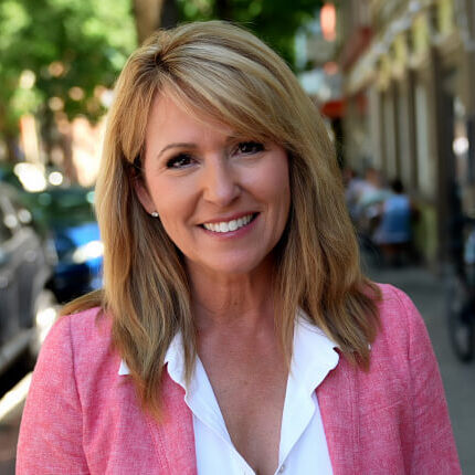 Kelly-Schulz-768x432-1 sq Kelly-Schulz-768x432-1 sq